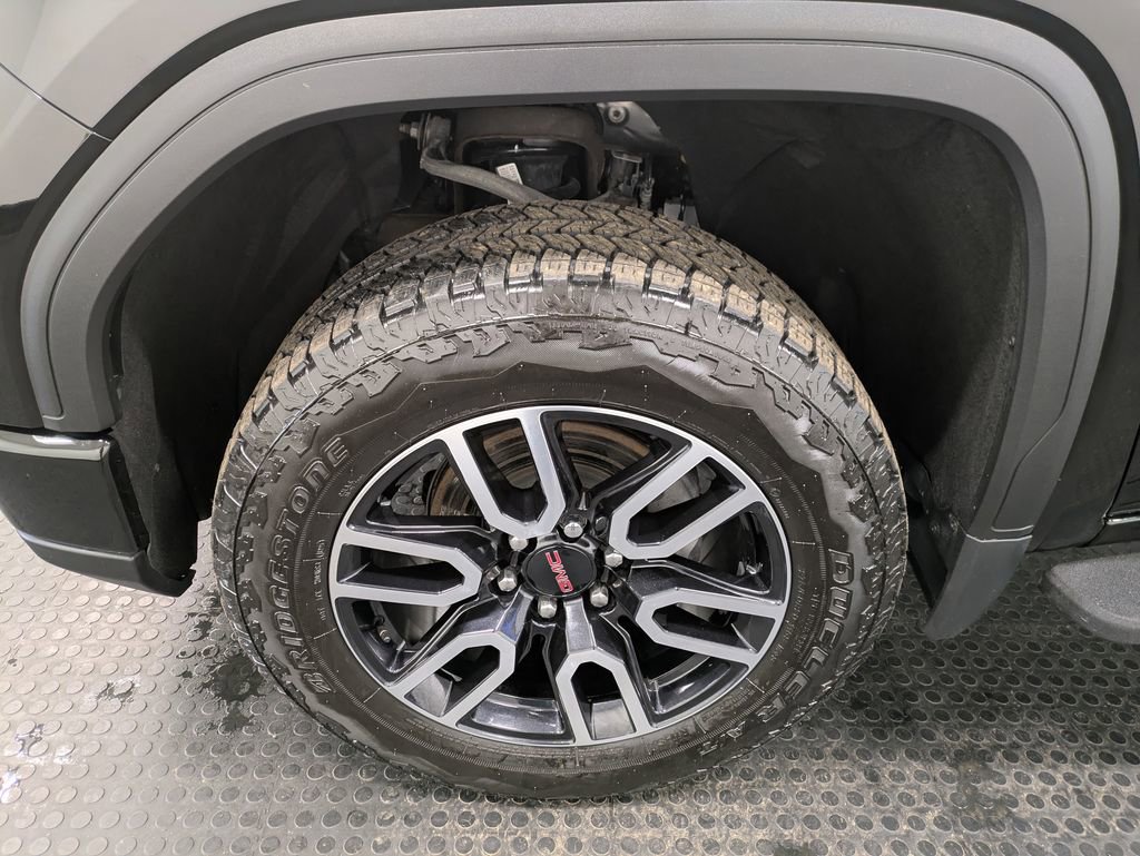 Used 2024 GMC Sierra 1500 AT4 w/ Technology Package image 7