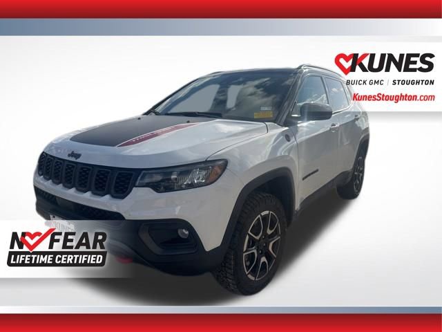 Used 2025 Jeep Compass Trailhawk AWD/4WD image 5