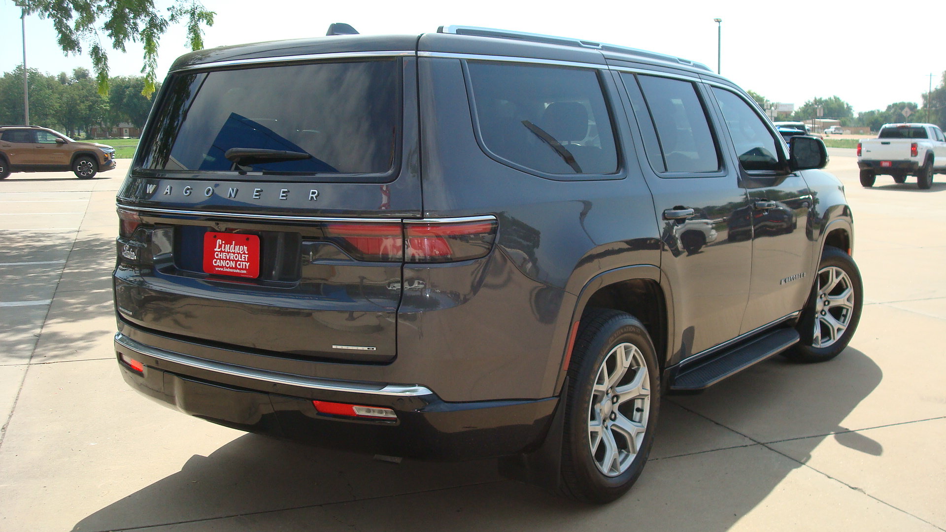 Used 2022 Jeep Wagoneer Series II AWD/4WD image 4