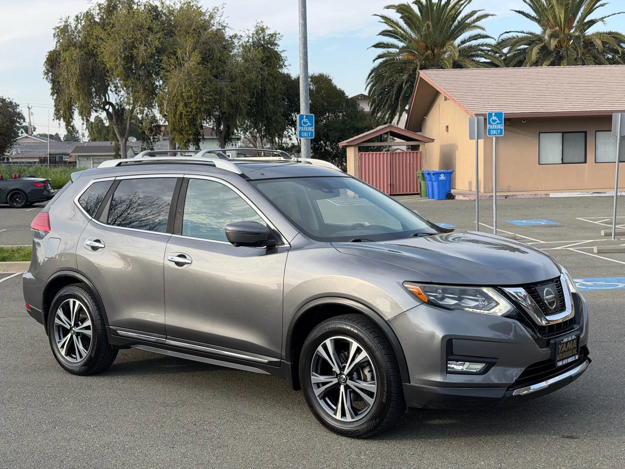 Used 2017 Nissan Rogue SL w/ SL Premium Package image 7