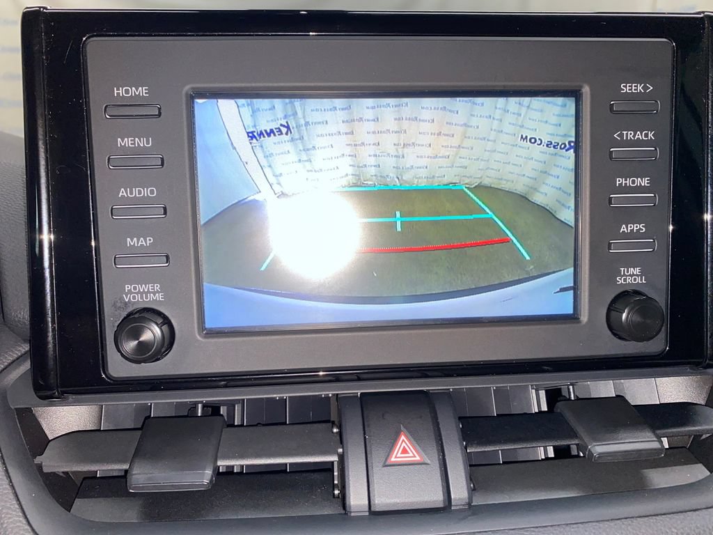 Used 2019 Toyota RAV4 LE AWD/4WD image 21