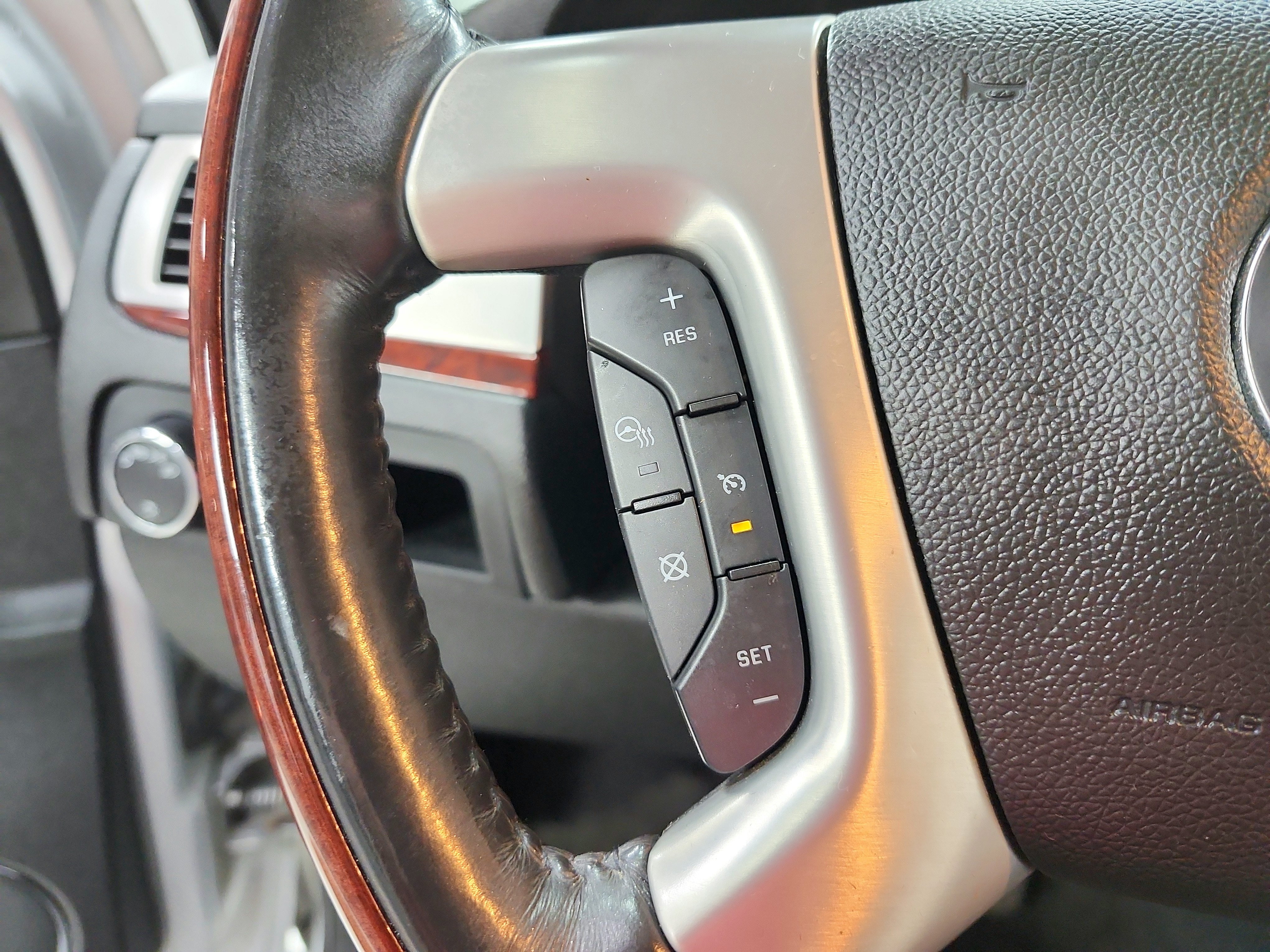 Used 2014 Cadillac Escalade Premium RWD image 24