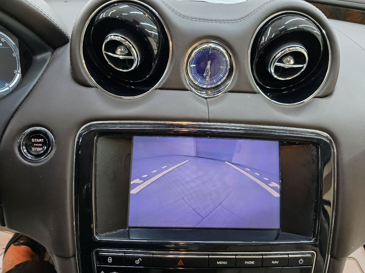 Used 2012 Jaguar XJ RWD image 34