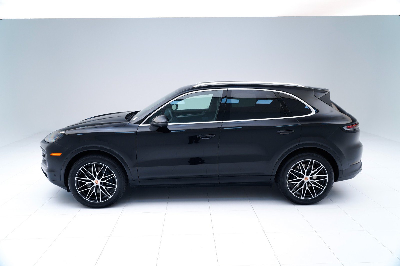 Certified 2026 Porsche Cayenne AWD/4WD image 2