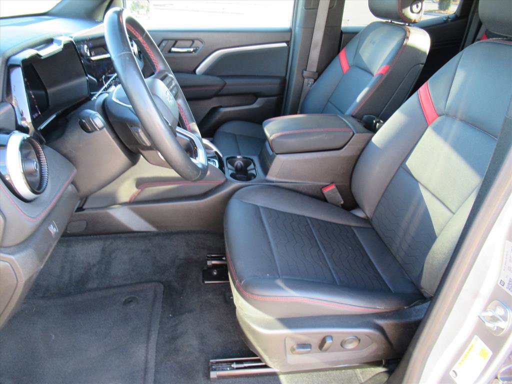 Used 2023 Chevrolet Colorado Z71 w/ Z71 Convenience Package 2 image 18