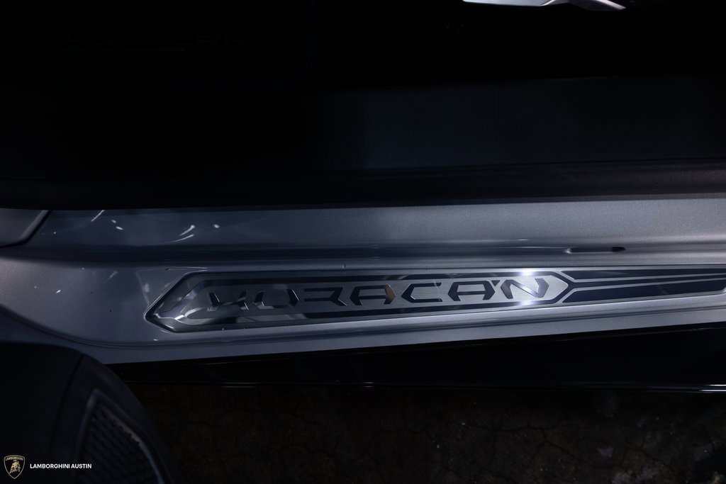 Used 2021 Lamborghini Huracan EVO image 23