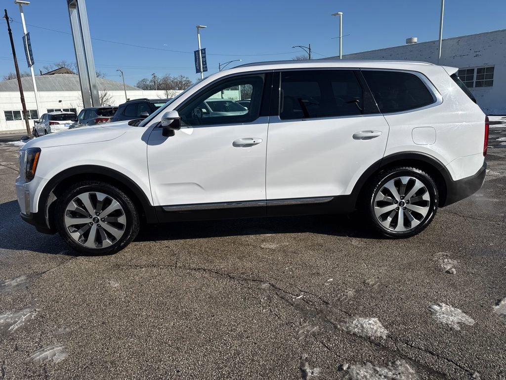 Used 2021 Kia Telluride EX w/ EX Premium Package image 4