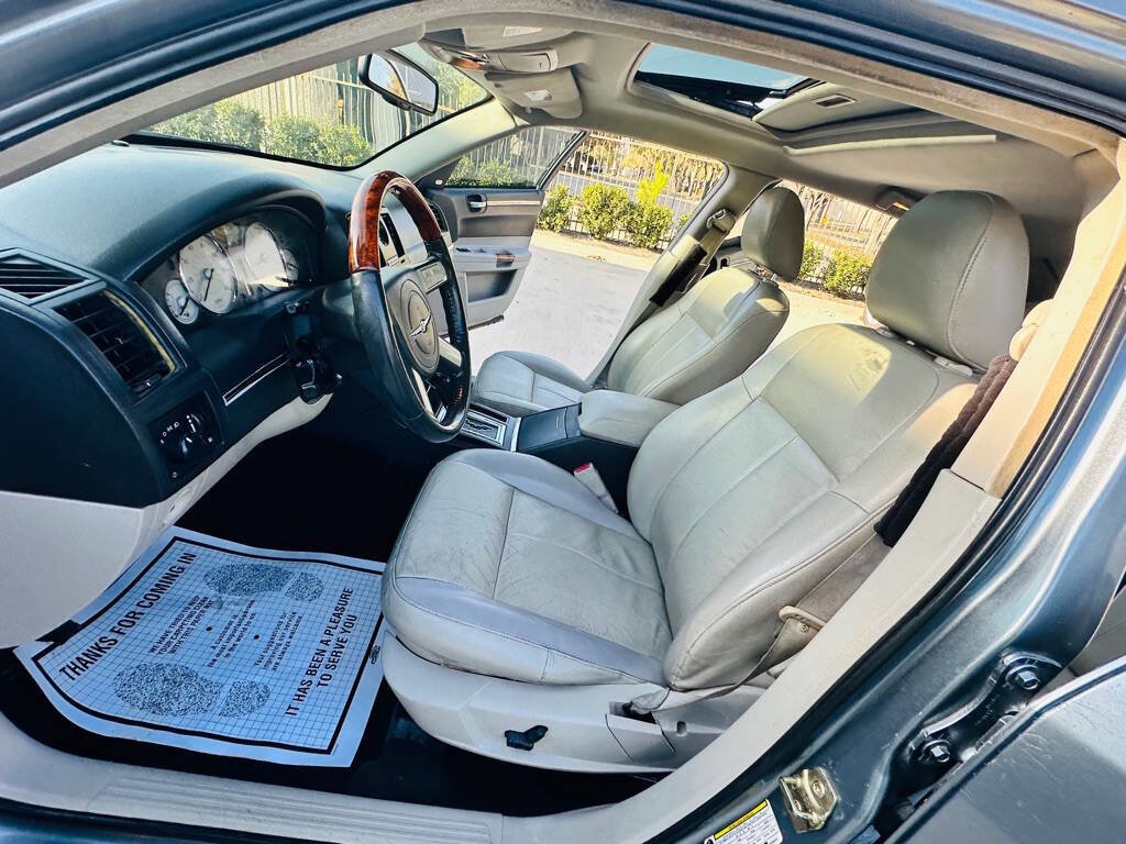 Used 2006 Chrysler 300 Touring image 11