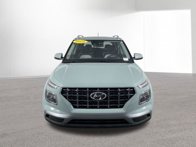 Used 2025 Hyundai Venue SEL FWD image 15