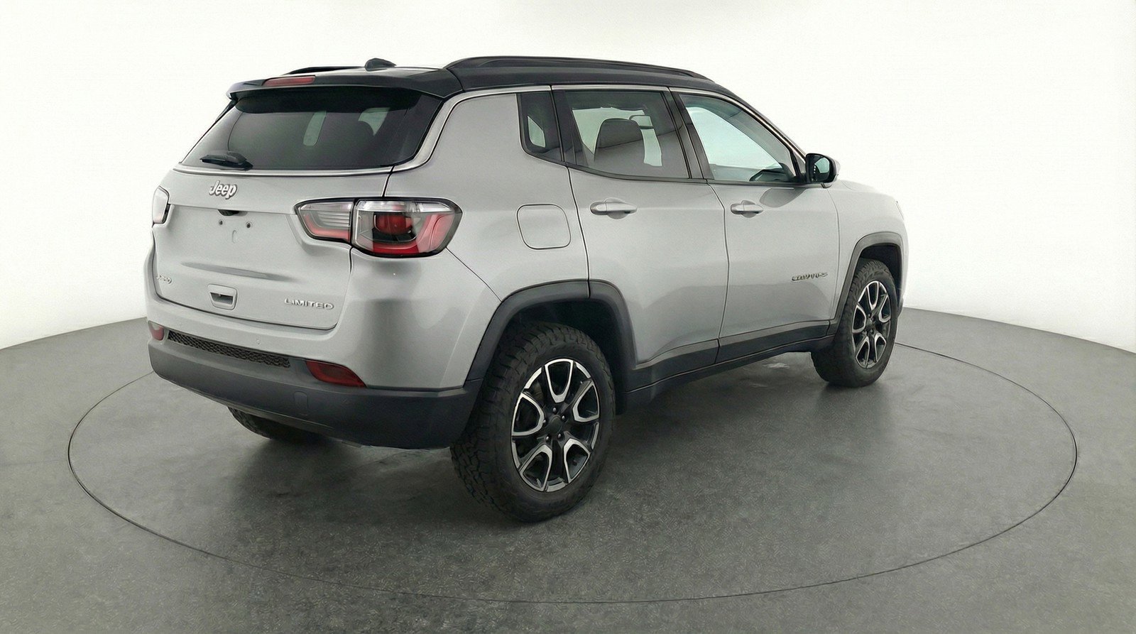 Used 2025 Jeep Compass Trailhawk AWD/4WD image 9