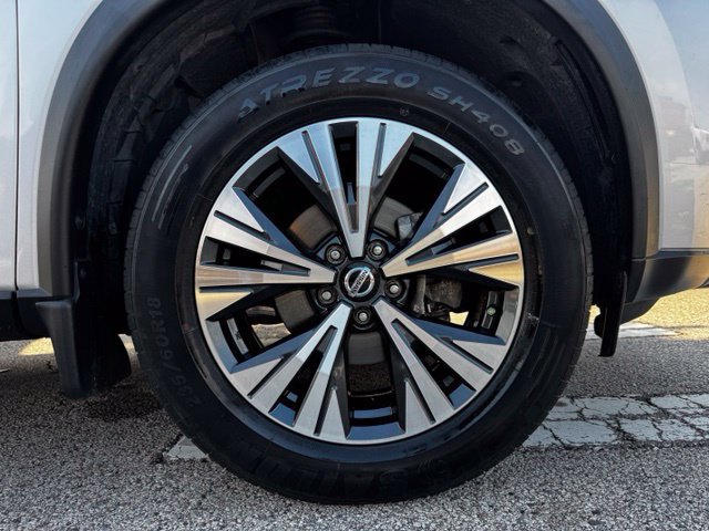 Used 2021 Nissan Rogue SV FWD image 11