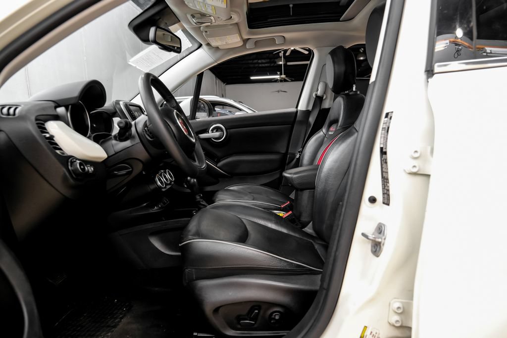 Used 2016 FIAT 500X Lounge FWD image 4