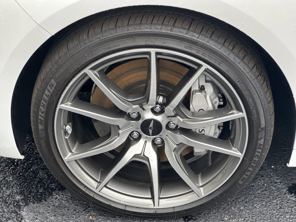 Used 2025 Genesis G70 2.5T image 11