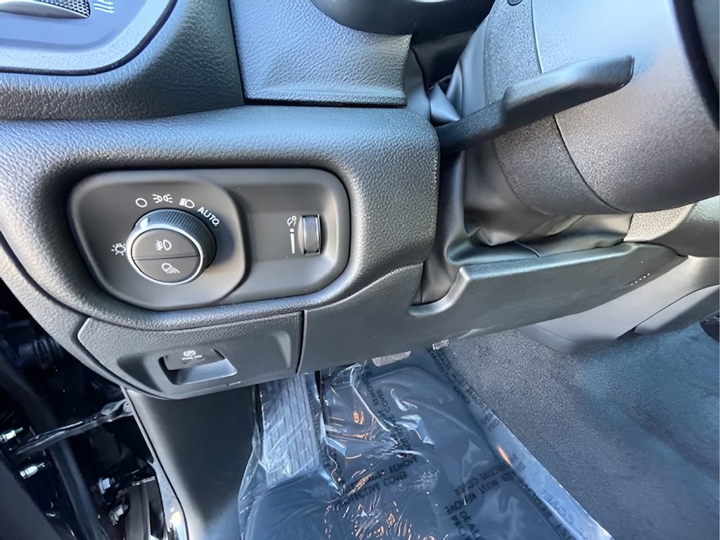 New 2026 RAM 1500 Express image 7