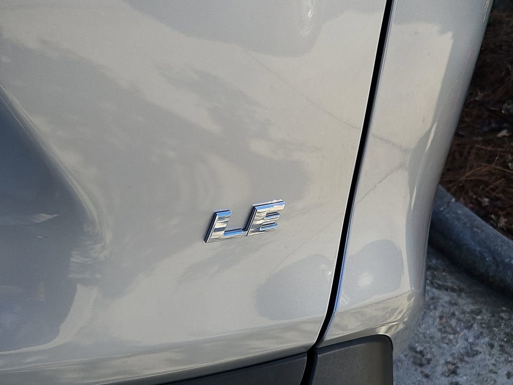 Used 2025 Toyota RAV4 LE image 28