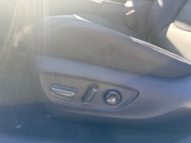 New 2025 Toyota RAV4 Limited image 41