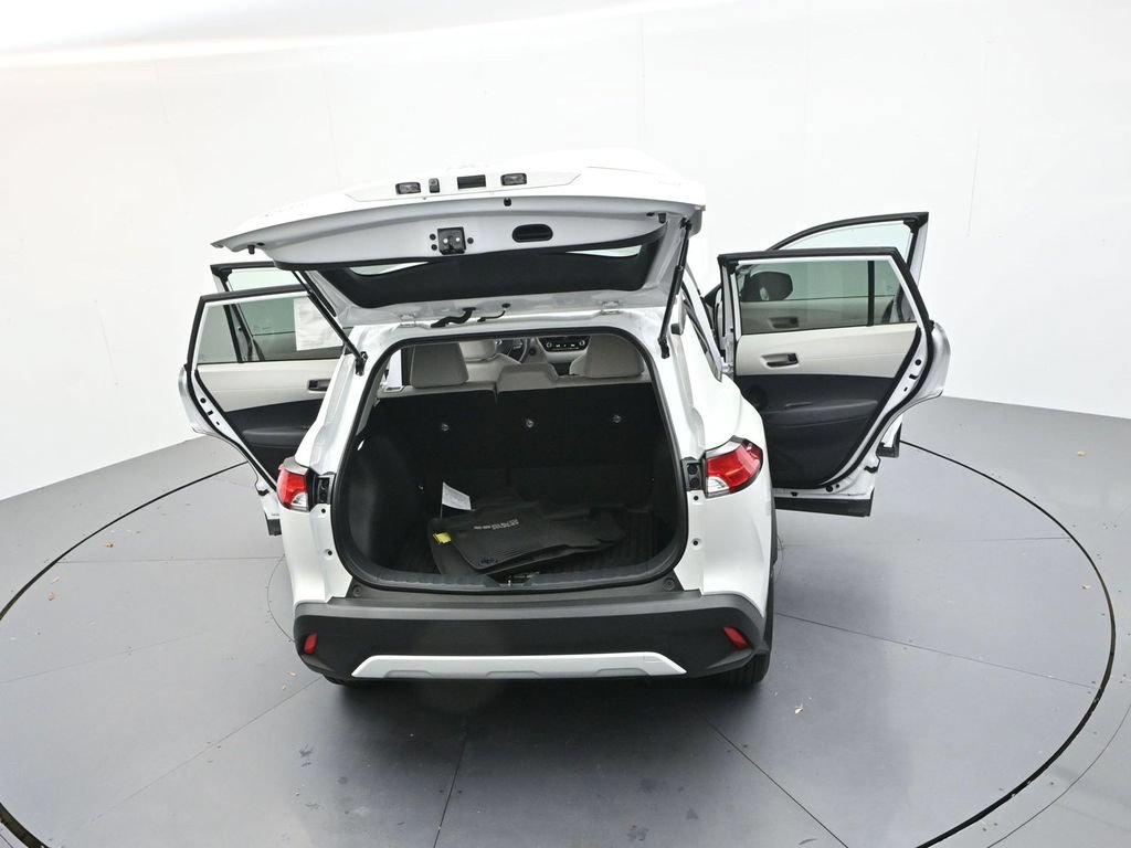 Used 2024 Toyota Corolla Cross LE FWD image 38
