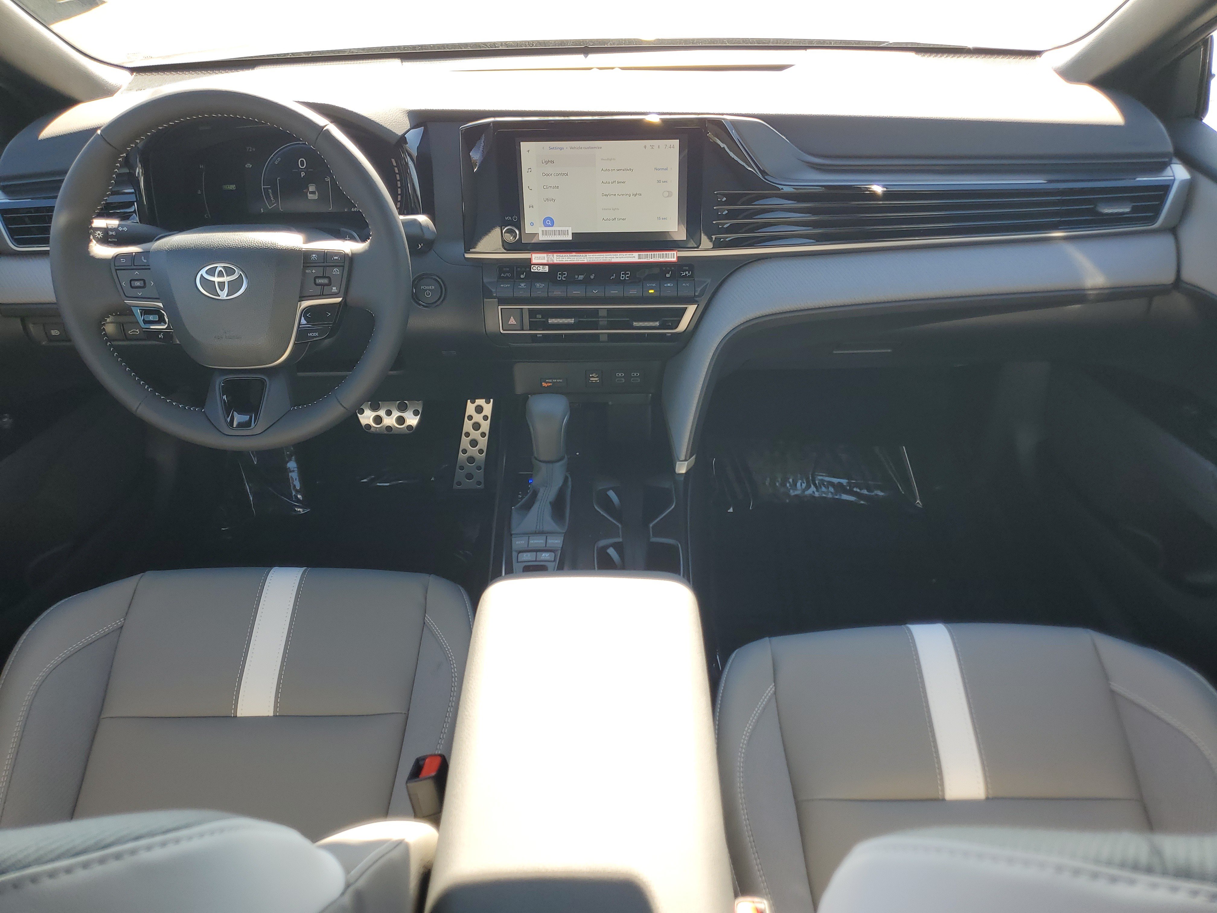 New 2027 Toyota Camry SE w/ Convenience Package FWD image 14