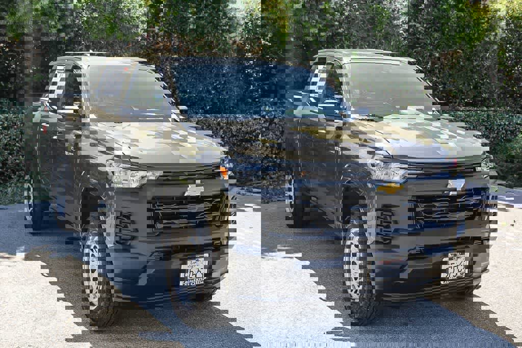 Used 2023 Chevrolet Colorado W/T image 3