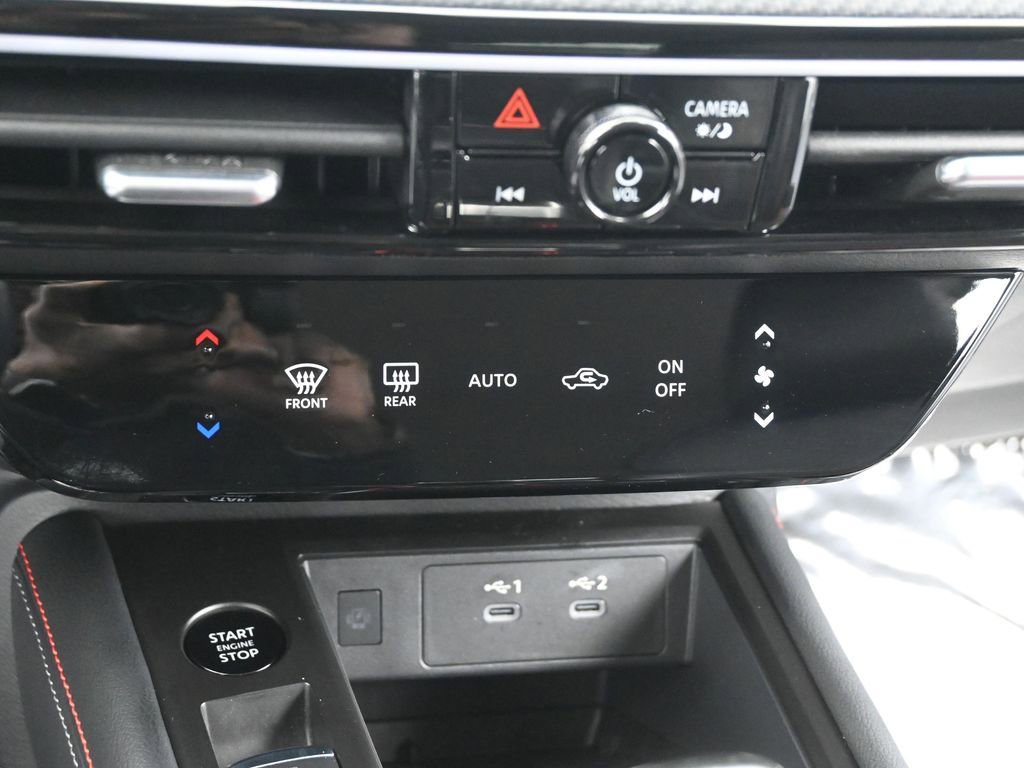 Certified 2025 Nissan Kicks SR image 11