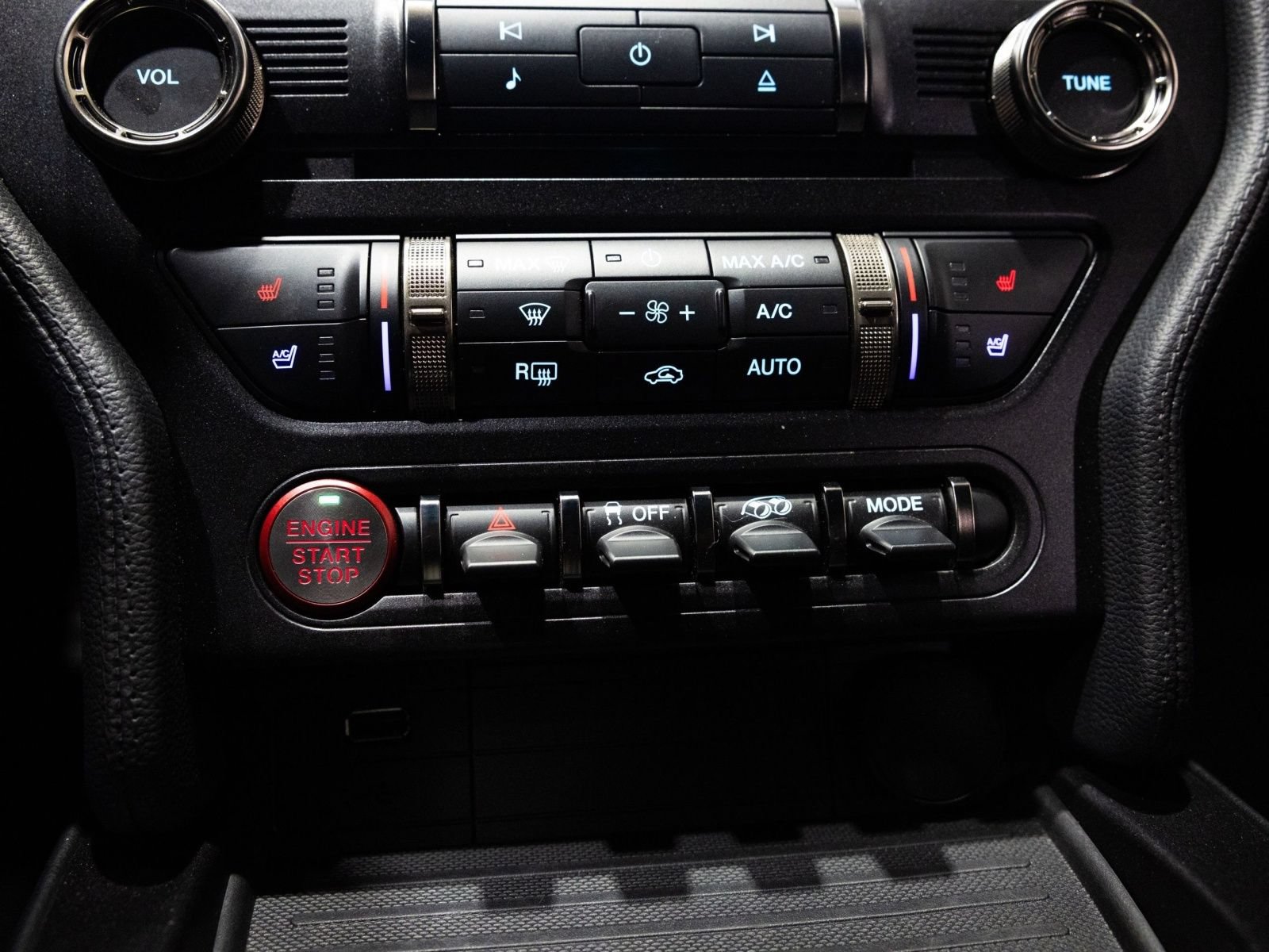 Used 2022 Ford Mustang Shelby GT500 w/ Technology Package RWD image 15