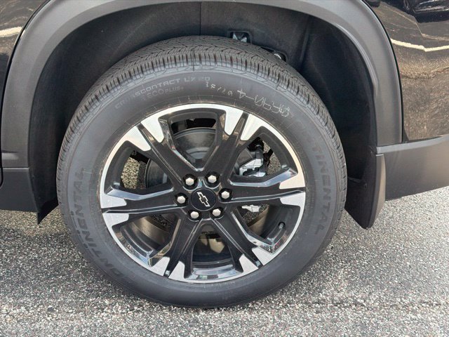 New 2027 Chevrolet Traverse LT w/ Sun and Wheel Package FWD image 7