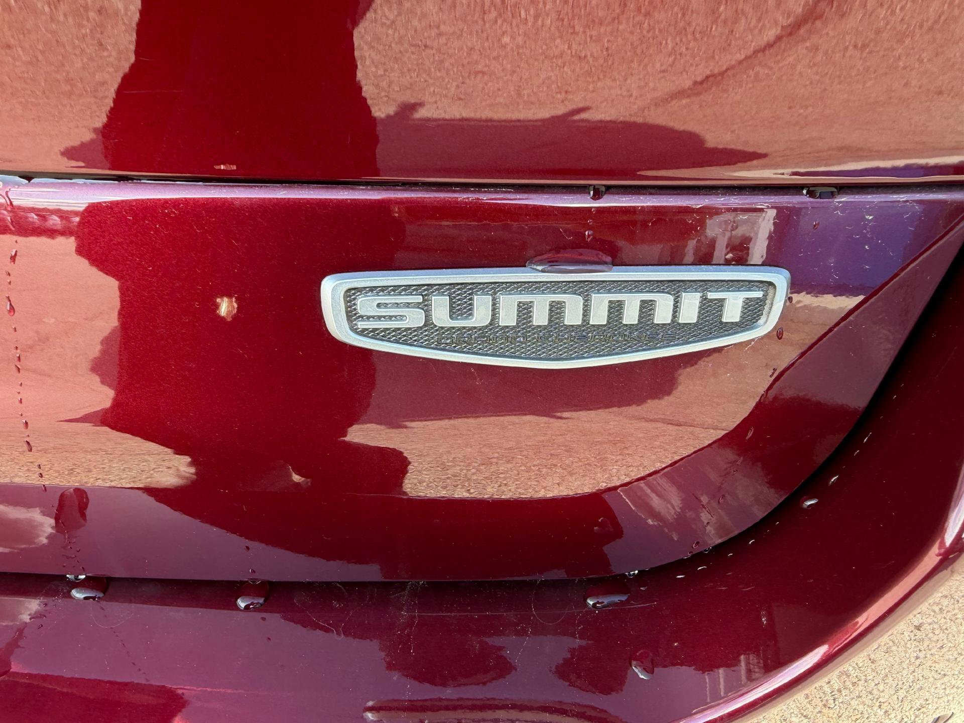 Used 2024 Jeep Grand Cherokee L Summit AWD/4WD image 15
