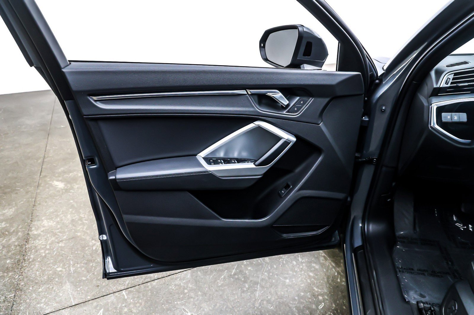 Used 2020 Audi Q3 2.0T Premium Plus w/ Premium Plus Package image 21