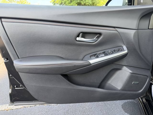 Used 2025 Nissan Sentra SR w/ SR Premium Package FWD image 9