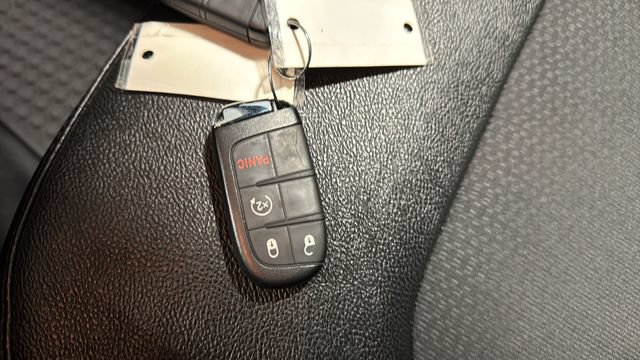 Used 2023 Jeep Compass Trailhawk w/ Sun and Sound Group AWD/4WD image 21