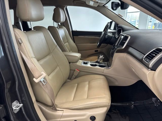 Used 2017 Jeep Grand Cherokee Limited AWD/4WD image 24