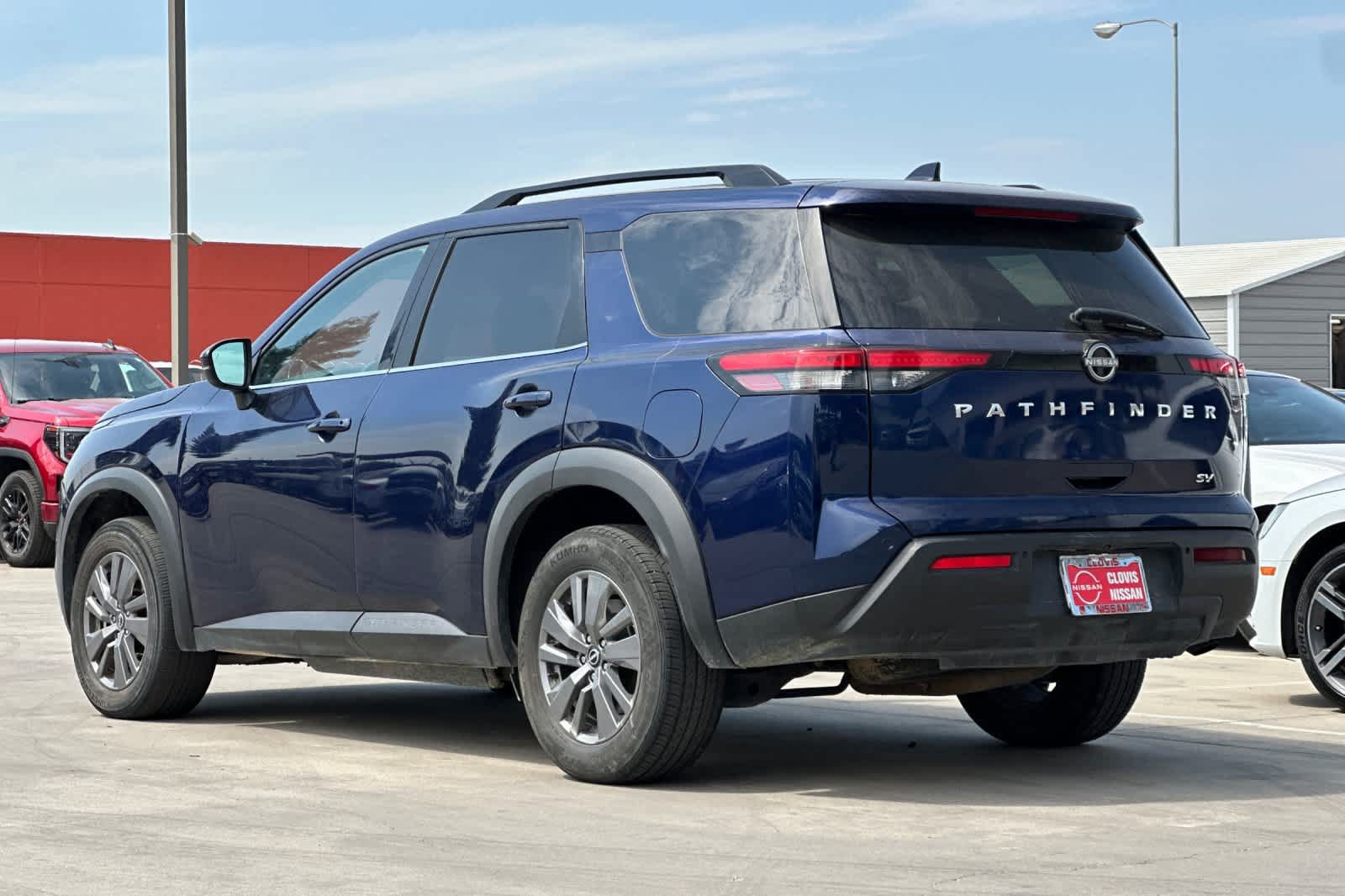 Used 2024 Nissan Pathfinder SV FWD image 7