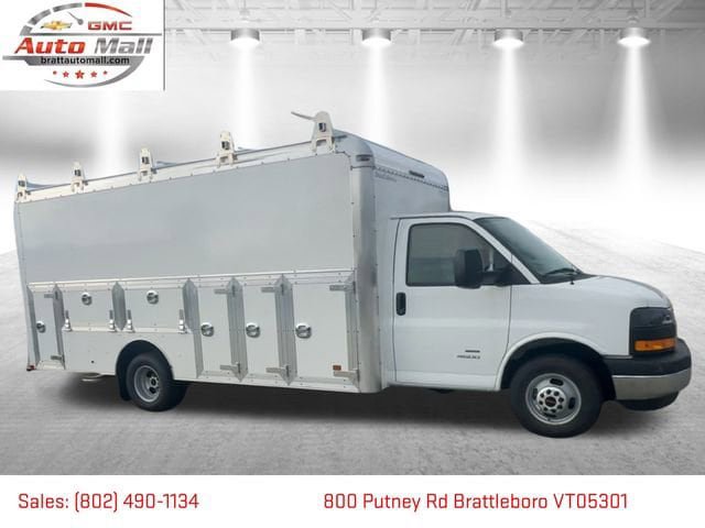 New 2025 GMC Savana 4500 w/ Power Convenience Package RWD image 9