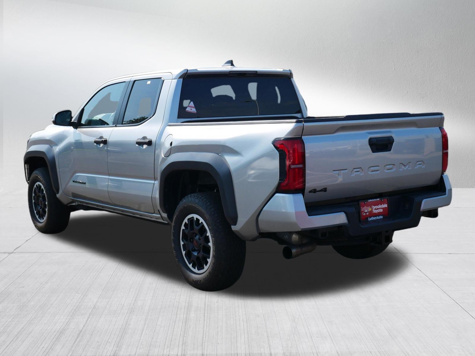 Used 2024 Toyota Tacoma TRD Off-Road AWD/4WD image 5
