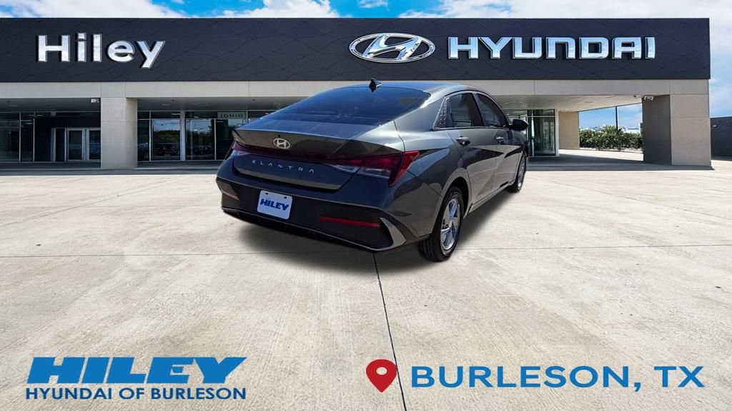 New 2026 Hyundai Elantra SE FWD image 10
