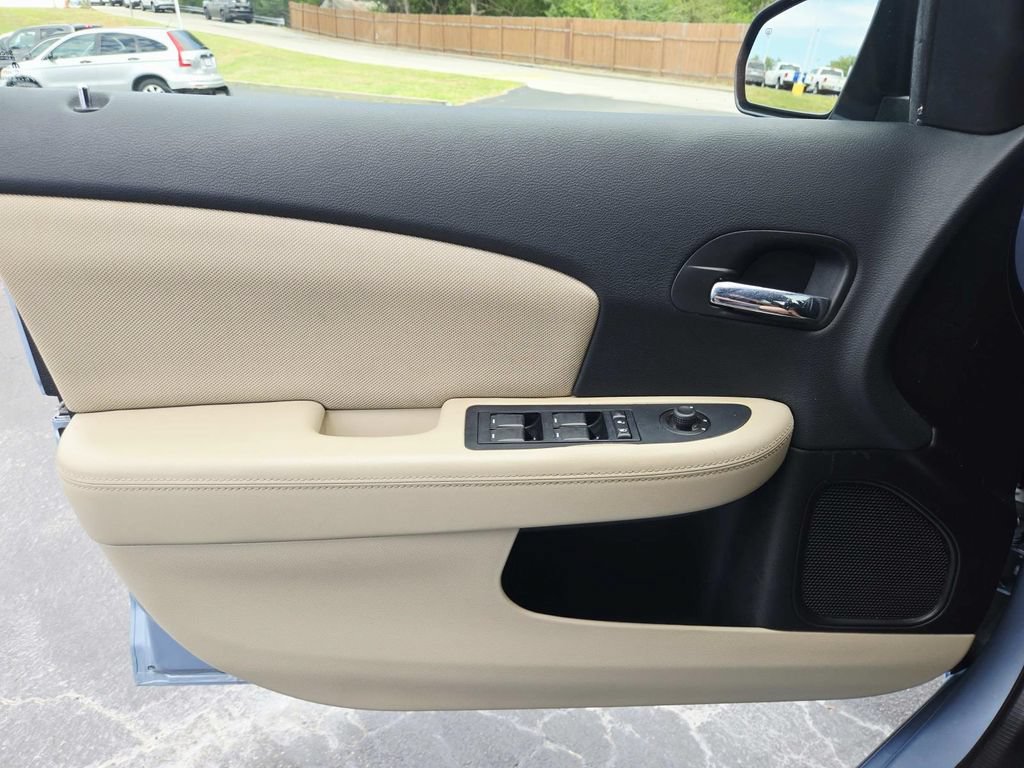 Used 2013 Dodge Avenger SXT FWD image 30