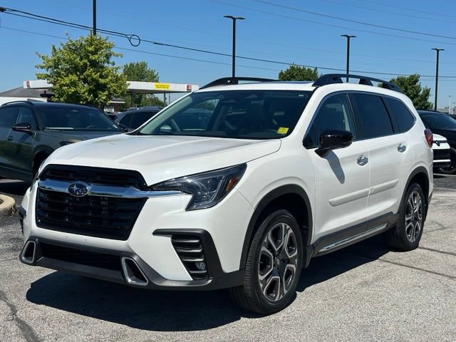 Used 2025 Subaru Ascent Touring AWD/4WD image 3