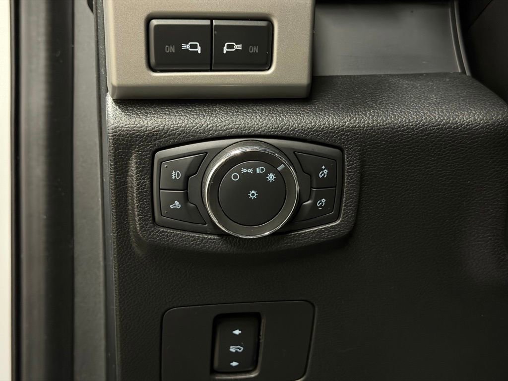 Used 2021 Ford F250 Lariat w/ Chrome Package image 37