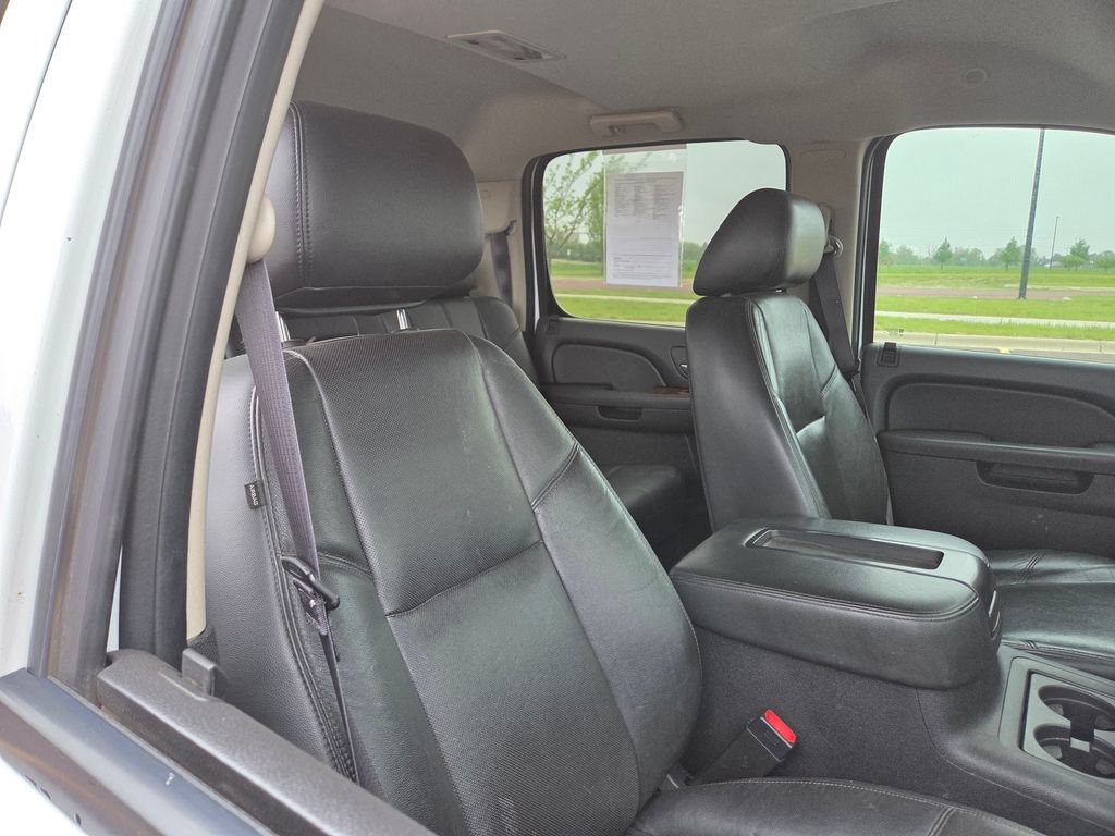 Used 2013 GMC Sierra 2500 SLT w/ Suspension Package, Off-Road AWD/4WD image 27