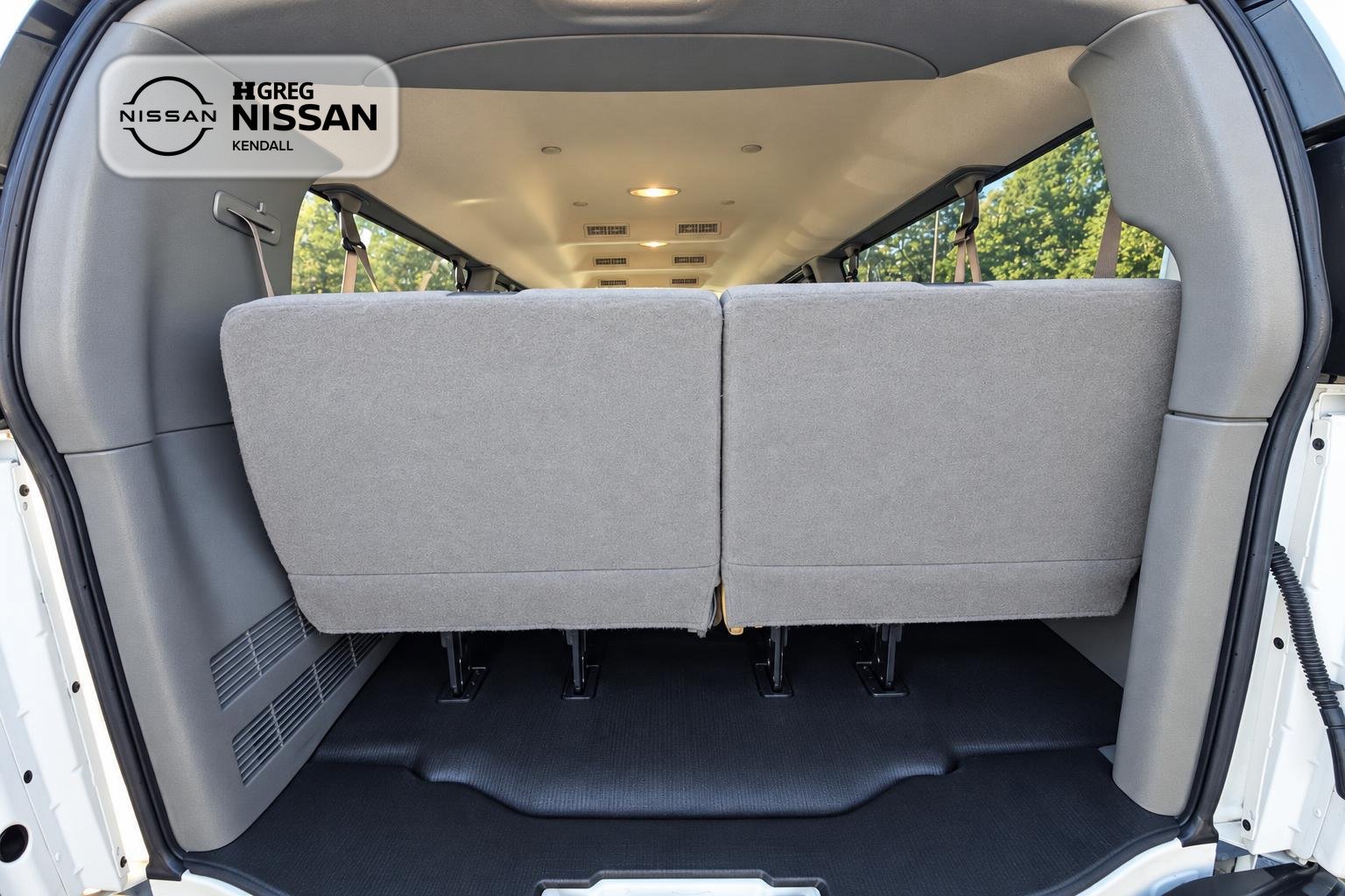 Used 2023 GMC Savana 3500 LS w/ Chrome Appearance Package RWD image 13