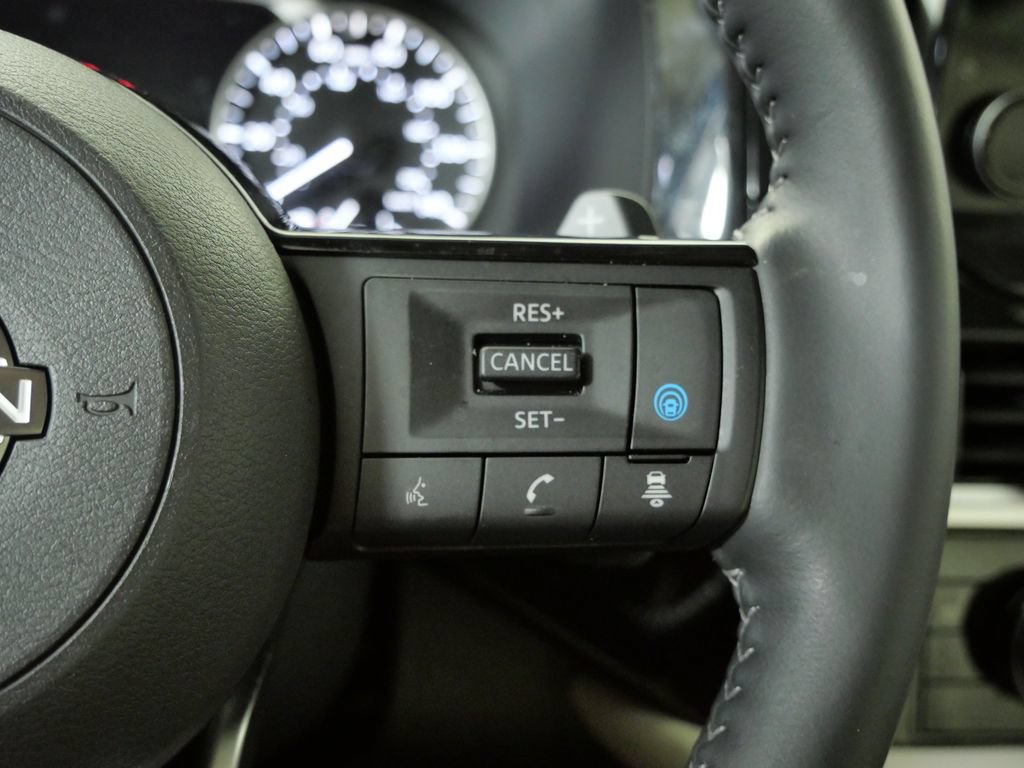Used 2025 Nissan Pathfinder SL AWD/4WD image 26