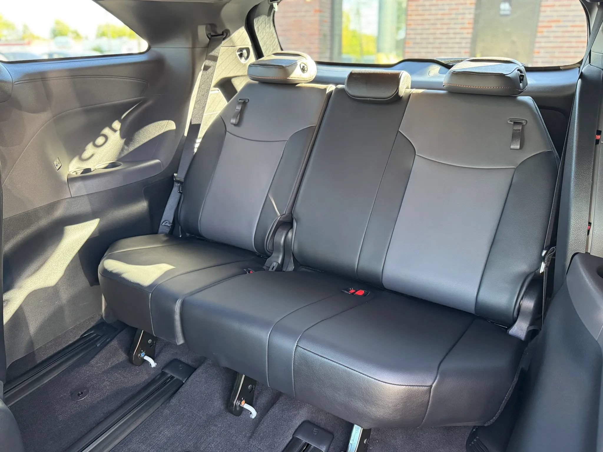 Used 2021 Toyota Sienna XSE AWD/4WD image 21