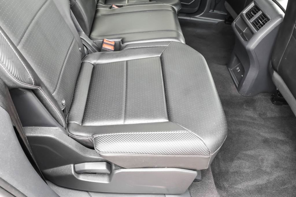 Used 2023 Volkswagen Atlas Cross Sport SE AWD/4WD image 34