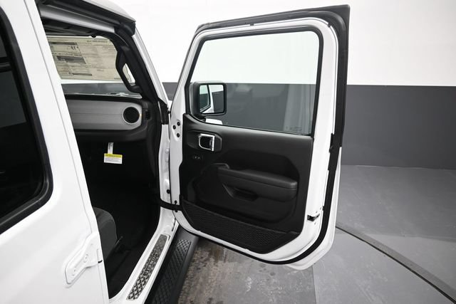 Used 2024 Jeep Gladiator Sport AWD/4WD image 12