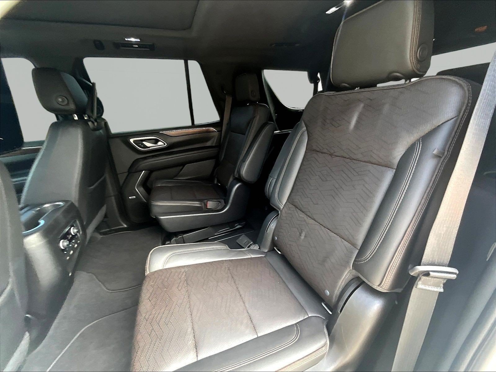 Used 2021 Chevrolet Tahoe High Country w/ Technology Package AWD/4WD image 22