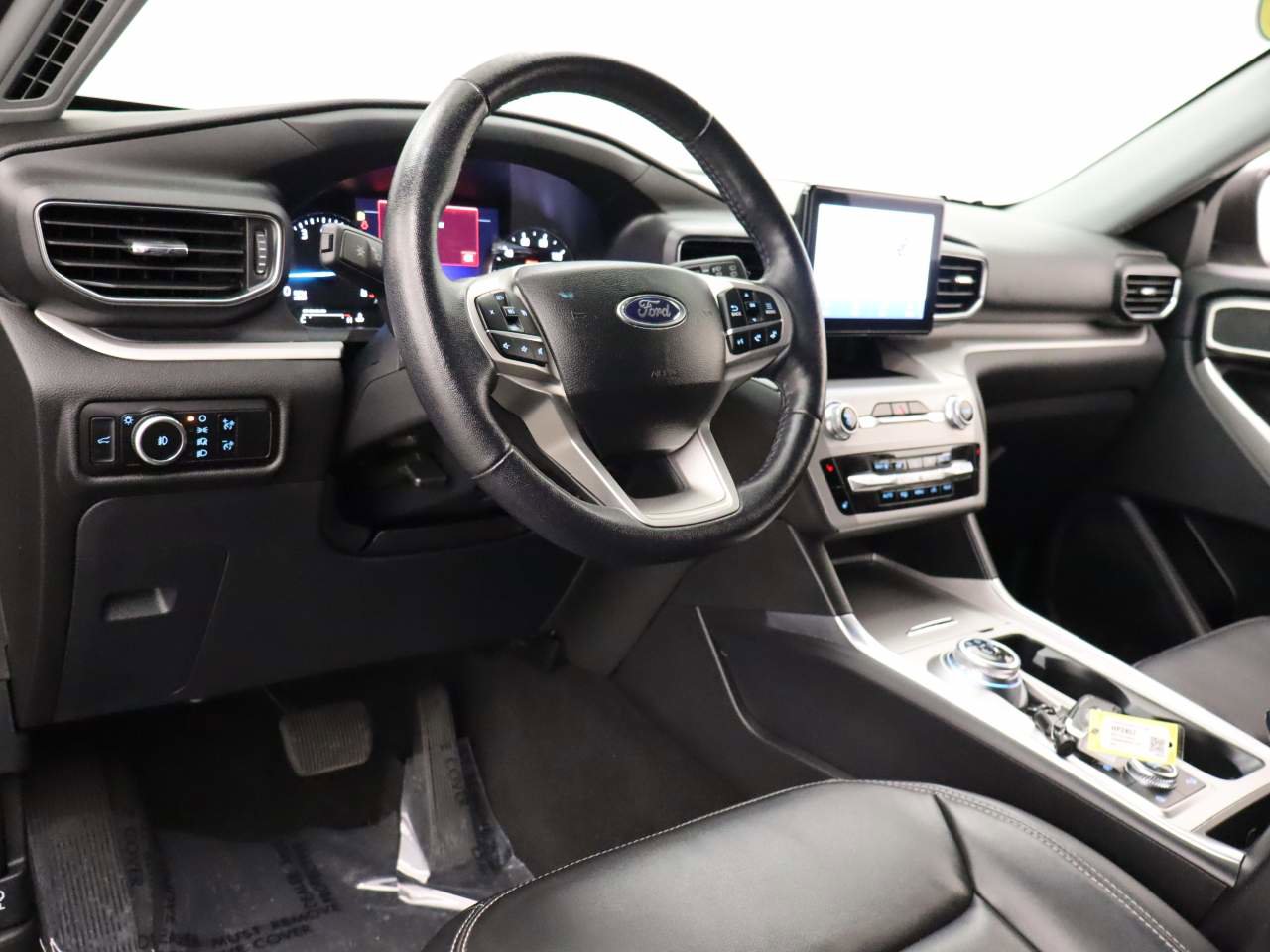 Used 2023 Ford Explorer XLT w/ Equipment Group 202A image 14