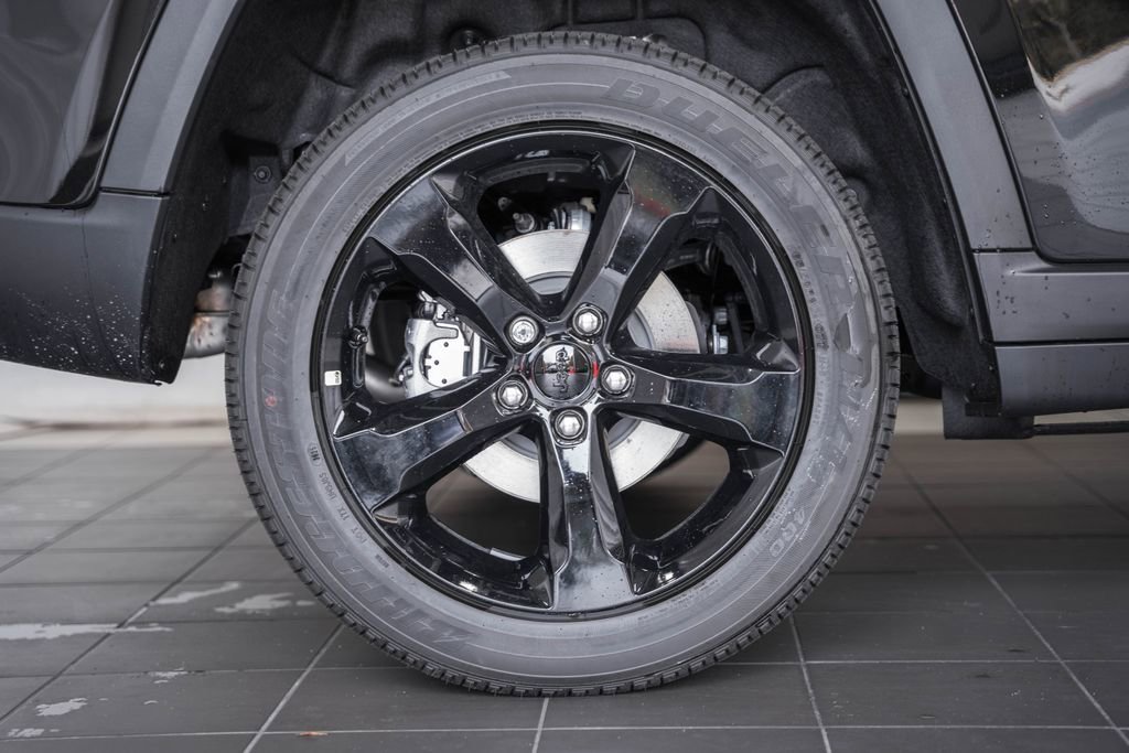 New 2025 Jeep Grand Cherokee Altitude w/ Trailer Tow Package image 17