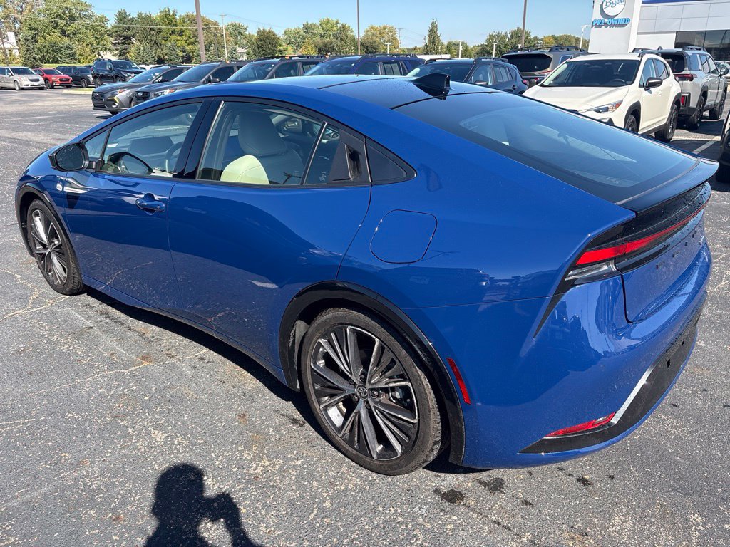 Used 2026 Toyota Prius XLE FWD image 5