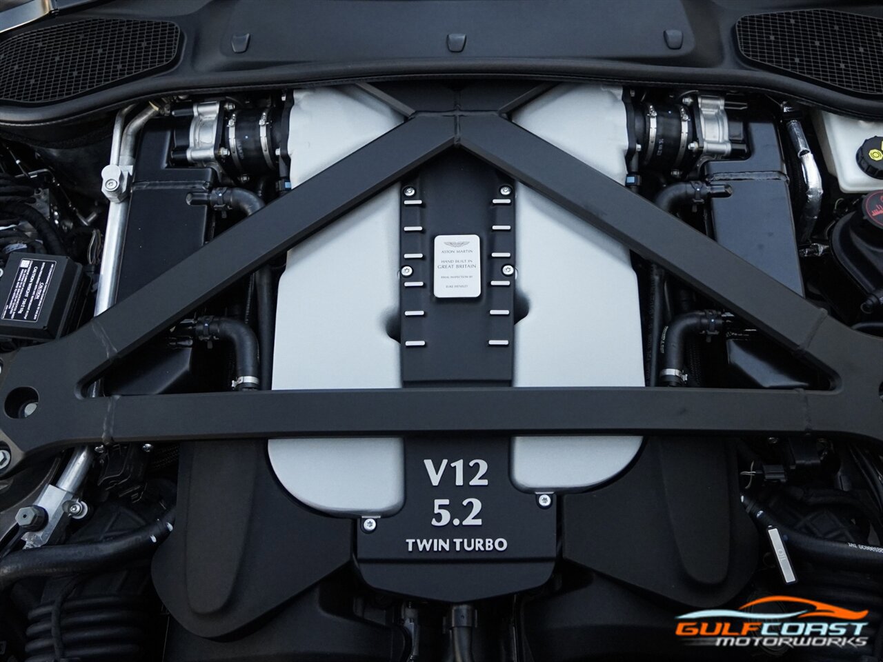 Used 2023 Aston Martin DBS Superleggera Volante RWD image 43