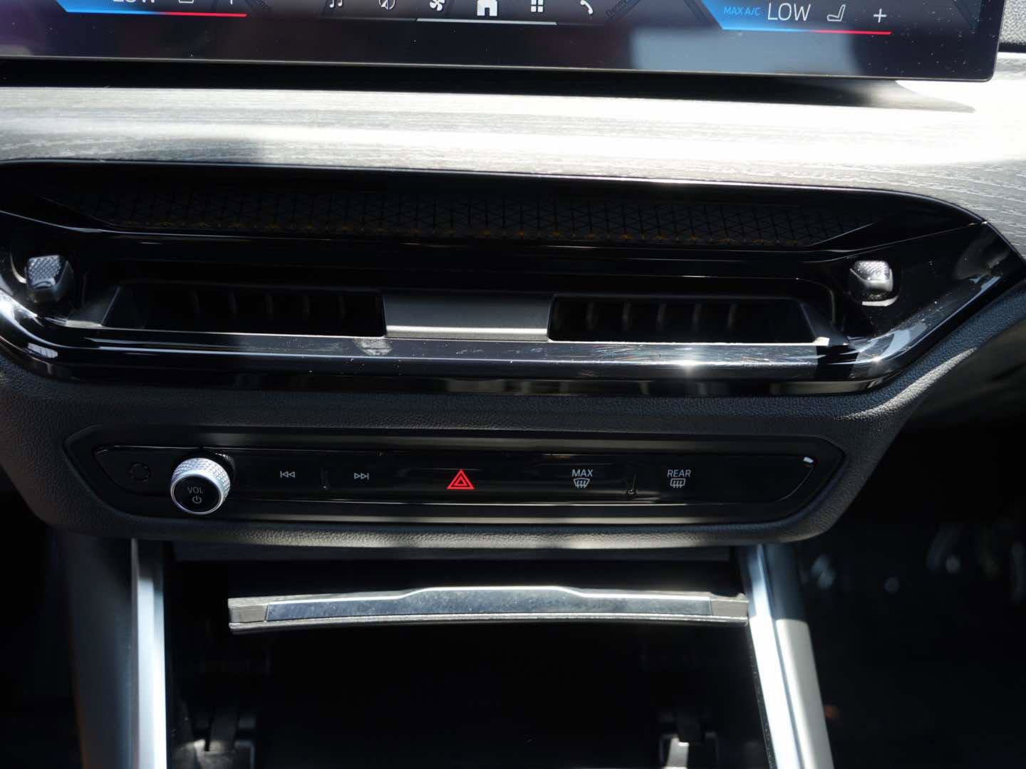 Used 2026 BMW 430i Coupe w/ Parking Assistance Package RWD image 17